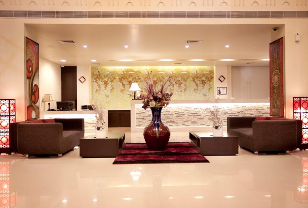 Sara Regency Hotel Kumbakonam Ngoại thất bức ảnh