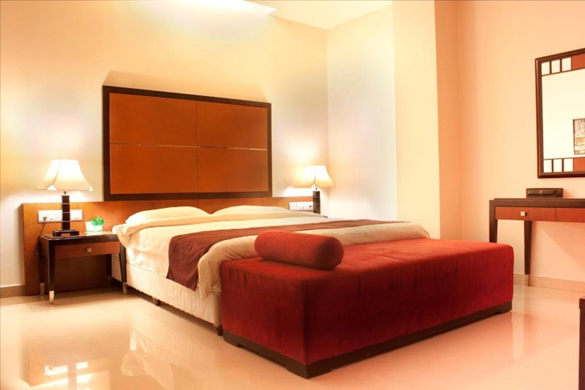 Sara Regency Hotel Kumbakonam Ngoại thất bức ảnh
