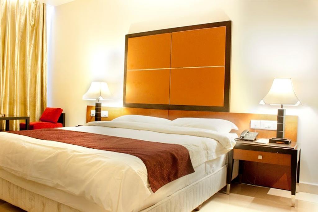 Sara Regency Hotel Kumbakonam Ngoại thất bức ảnh